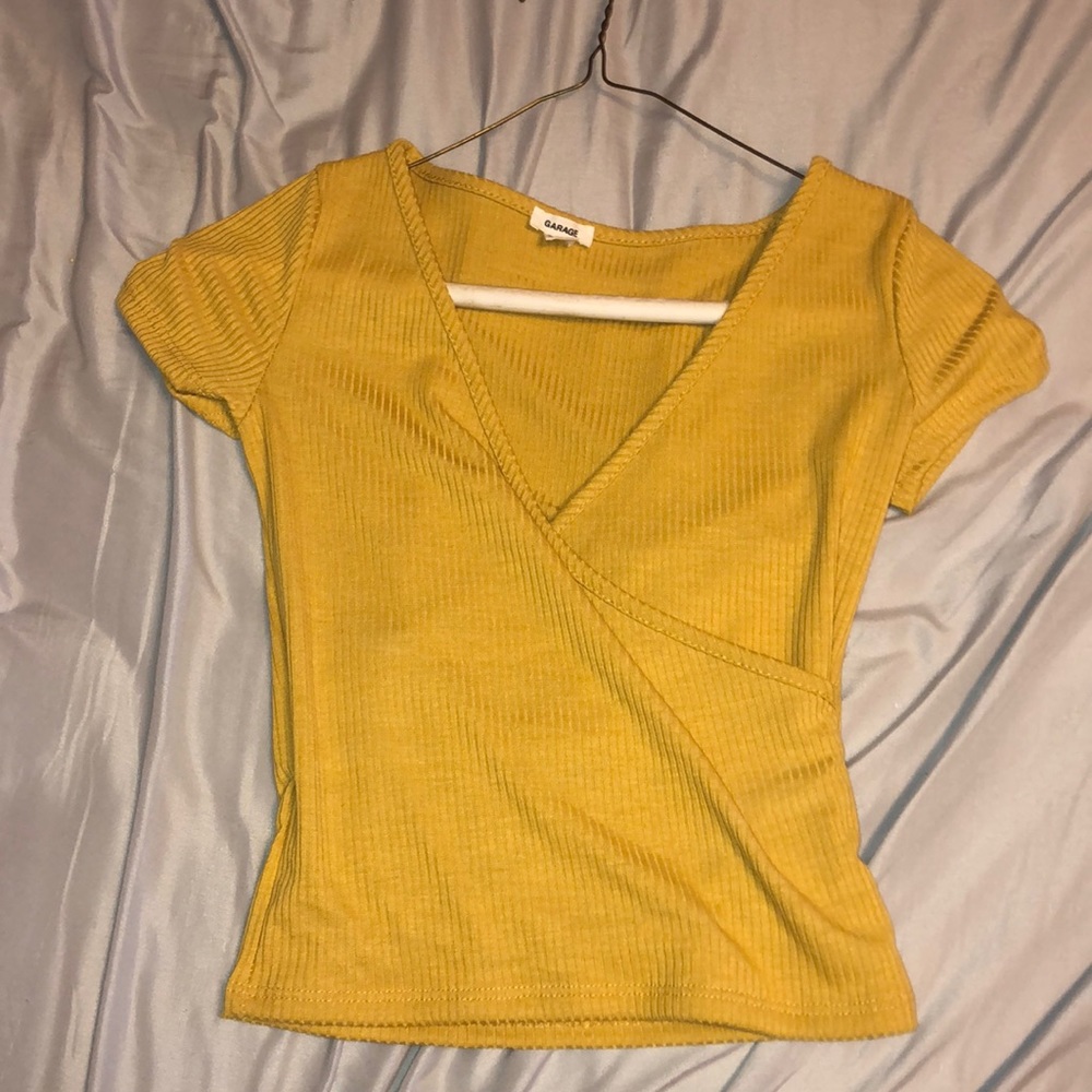 Garage crossed crop top